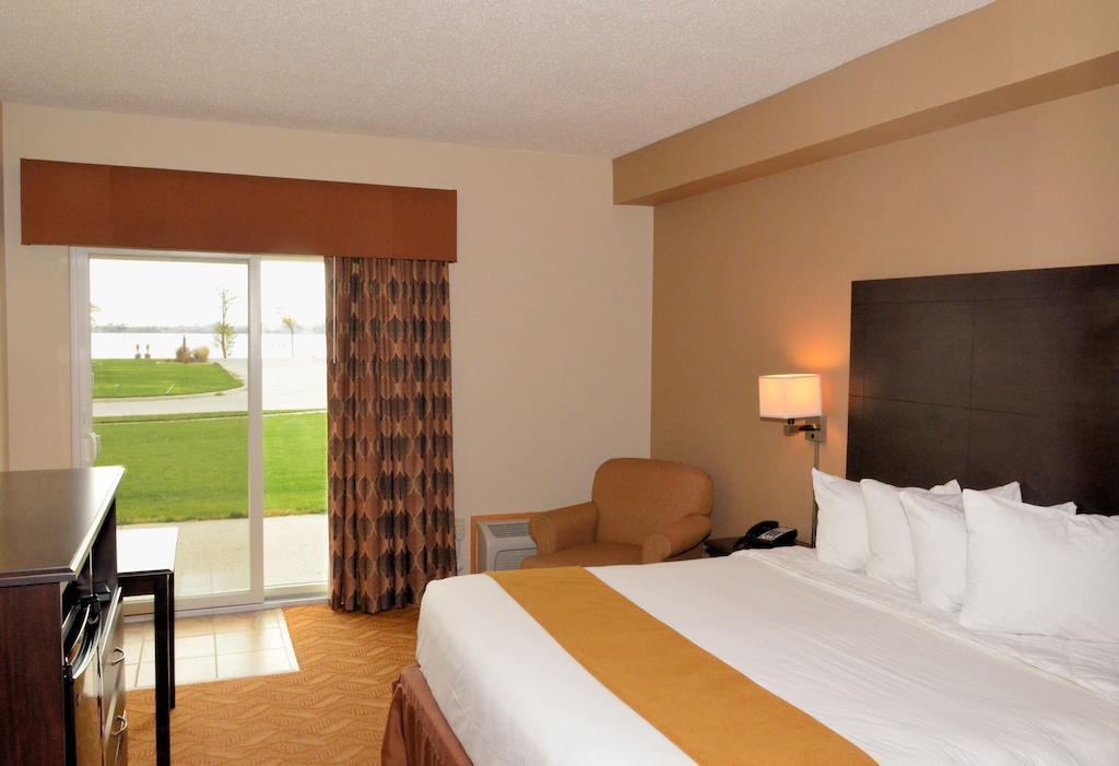 Cobblestone Inn & Suites - Lake View Quarto foto
