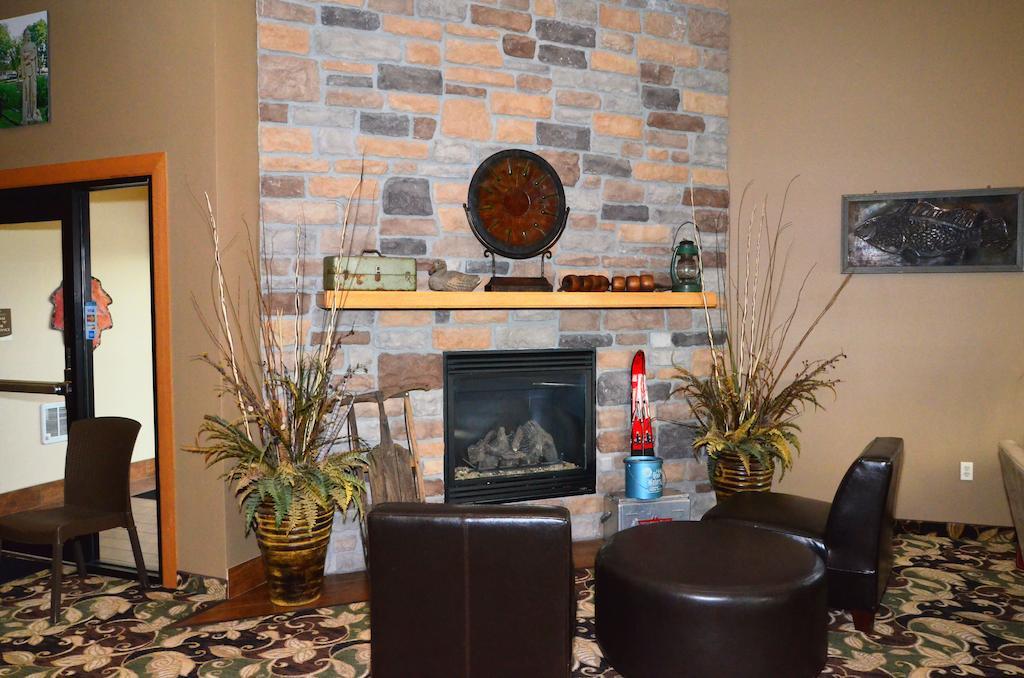 Cobblestone Inn & Suites - Lake View Exterior foto